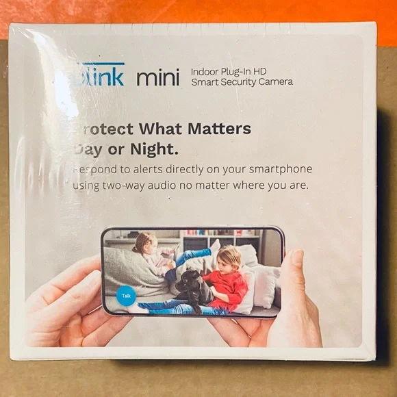 New Blink Mini Indoor Plug-In Smart Security Camera Day & Night Two-Way White - Picture 2 of 5